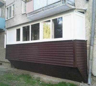 Остекление балкона + наружная обшивка профнастилом в тюмени .