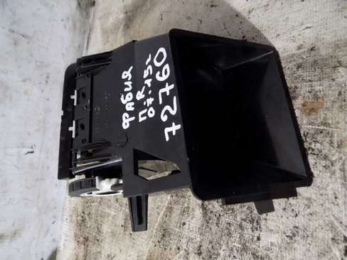 Дефлектор воздушный правый Skoda Fabia 2007-2015 (072760СВ) Оригинальный номер 5J0819702C9B9