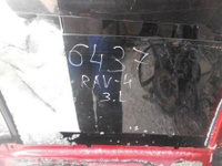 Стекло двери задней левой Toyota RAV-4 (006437)