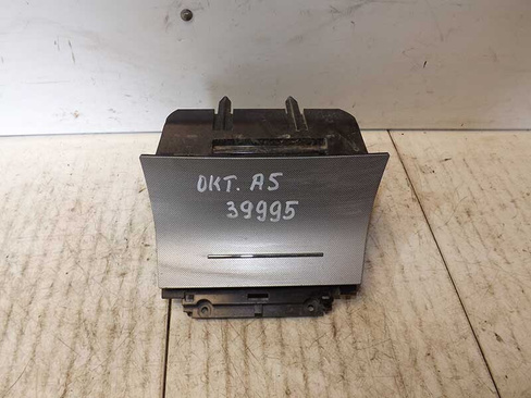 Накладка консоли центральной Skoda Octavia (039995СВ) Оригинальный номер 1Z1863077AS