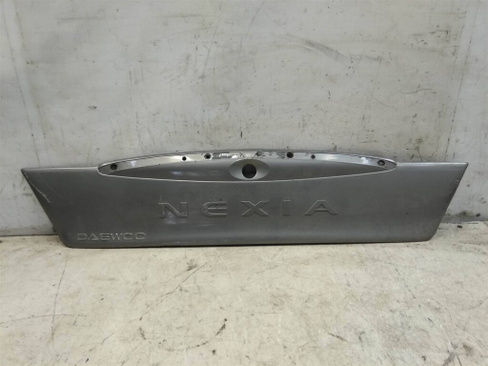 Накладка крышки багажника Daewoo Nexia 1995-2016 (УТ000032833) Оригинальный номер 7790031L00