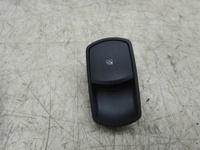Кнопка стеклоподъемника двери передней правой Opel Corsa D 2006- (УТ000053657) Оригинальный номер 13189333