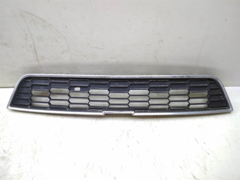 Решетка в бампер Chevrolet Aveo (T300) 2011- (УТ000108127) Оригинальный номер 96694760