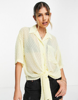 Пастельно-желтая рубашка добби с завязками спереди ASOS DESIGN