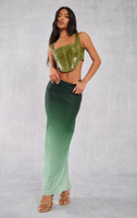 PrettyLittleThing Темно-зеленая атласная длинная юбка со средней посадкой с принтом омбре