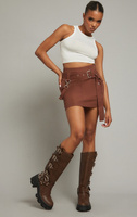 PrettyLittleThing Тканая мини-юбка с пряжкой шоколадного цвета