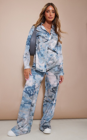 PrettyLittleThing Сине-серые тканые широкие брюки с абстрактным принтом